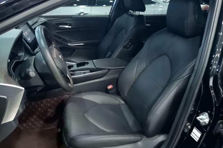 Used Toyota Avalon 2023 2.0L Premium Edition Left Front Seat