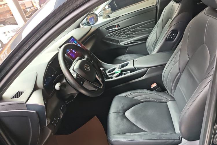 Used Toyota Avalon 2023 Dual-Motor 2.5L XLE Prestige Edition Left Front Seat