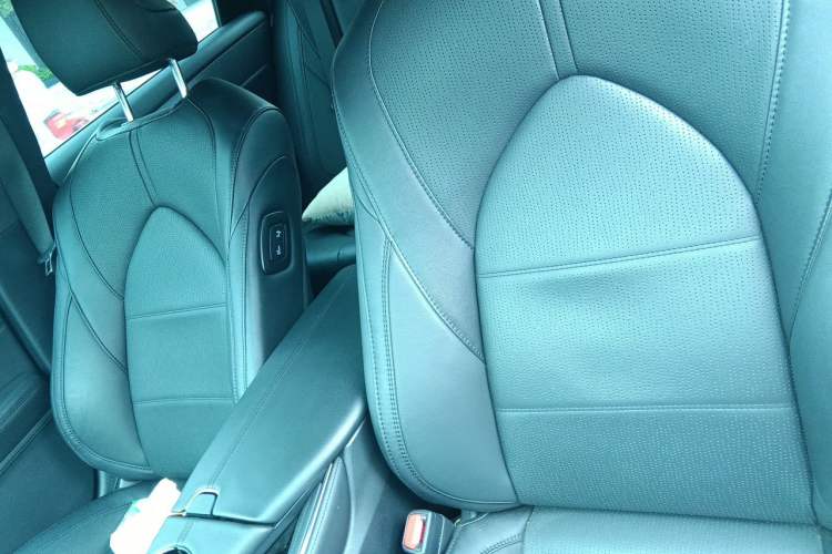 Used Toyota Avalon 2023 2.5L Luxury Edition Left Front Seat