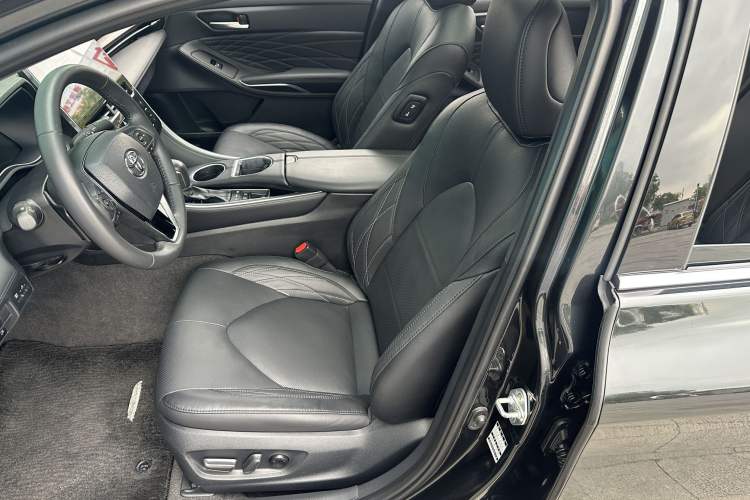 Used Toyota Avalon 2023 2.5L Touring Premium Edition Left Front Seat