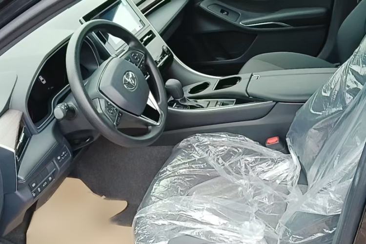 Used Toyota Avalon 2023 2.0L Progressive Edition Left Front Seat