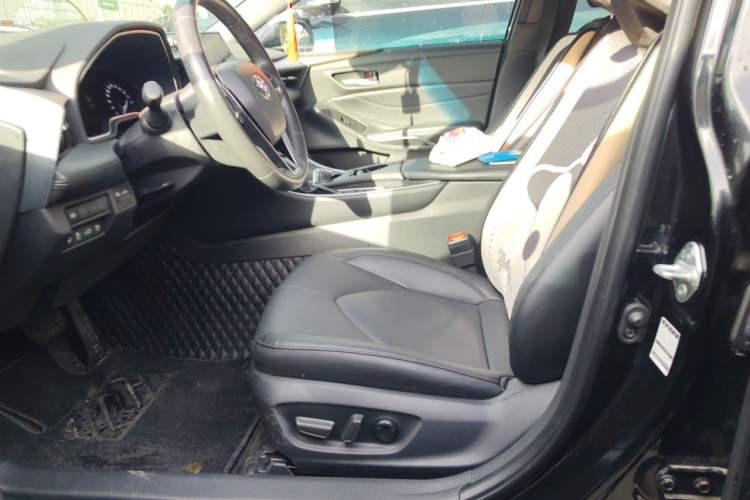 Used Toyota Avalon 2023 2.0L Luxury Edition Left Front Seat