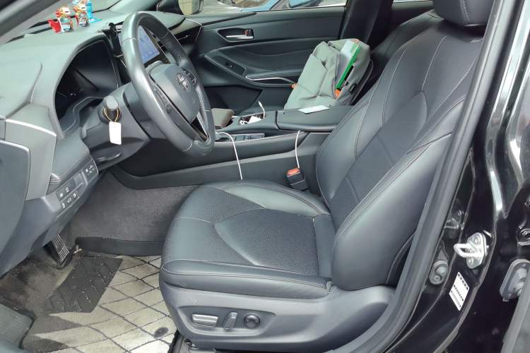 Used Toyota Avalon 2023 2.0L XLE Deluxe Edition Left Front Seat
