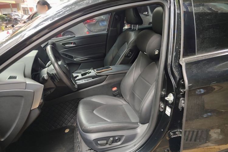 Used Toyota Avalon 2023 2.5L Luxury Edition Left Front Seat