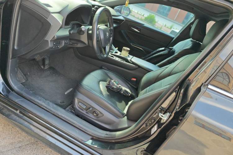 Used Toyota Avalon 2023 2.0L Luxury Edition Left Front Seat