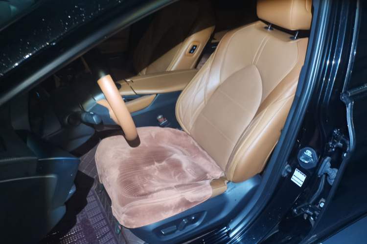 Used Toyota Avalon 2023 Dual-Motor 2.5L XLE Prestige Edition Left Front Seat