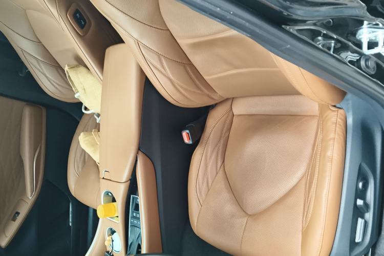 Used Toyota Avalon 2023 Dual-Motor 2.5L XLE Prestige Edition Left Front Seat