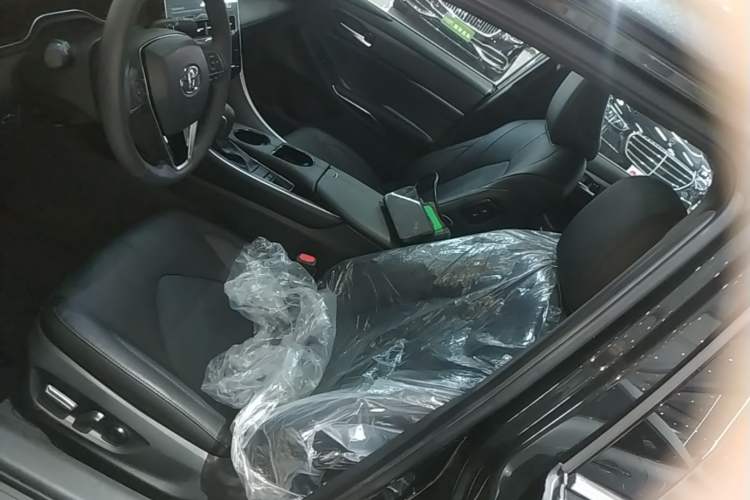 Used Toyota Avalon 2023 2.0L Luxury Edition Left Front Seat