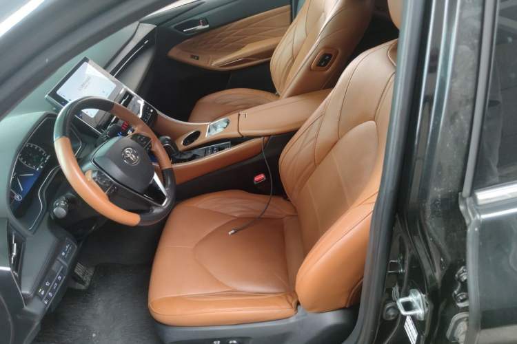 Used Toyota Avalon 2023 Dual-Motor 2.5L XLE Prestige Edition Left Front Seat
