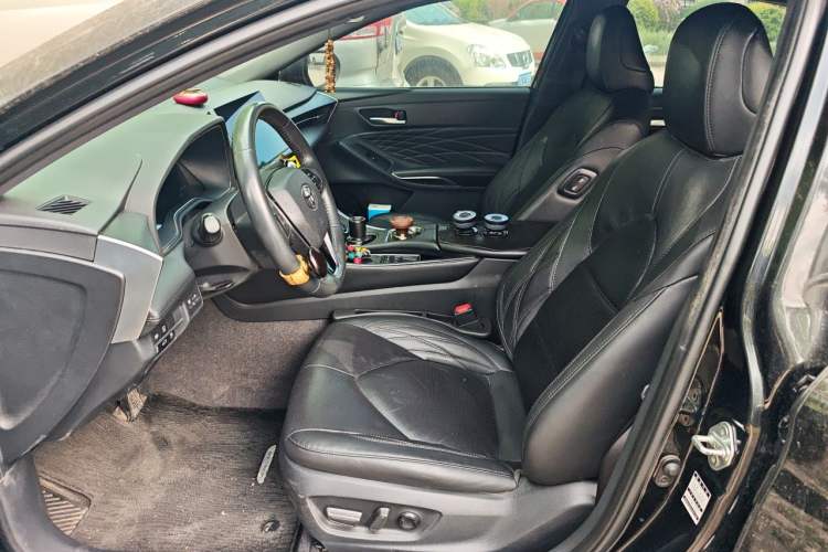 Used Toyota Avalon 2023 Dual-Motor 2.5L XLE Prestige Edition Left Front Seat
