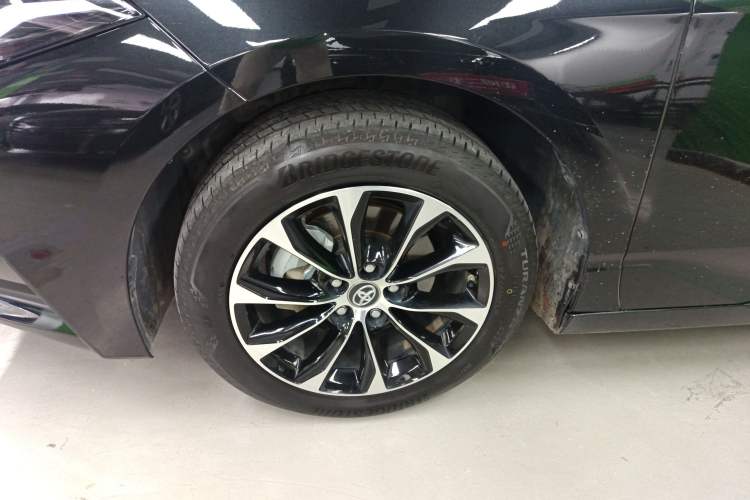 Used Toyota Avalon 2023 2.0L Premium Edition Left Front Wheel Hub