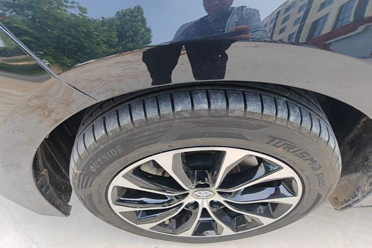 Used Toyota Avalon 2023 2.5L Luxury Edition Left Front Wheel Hub