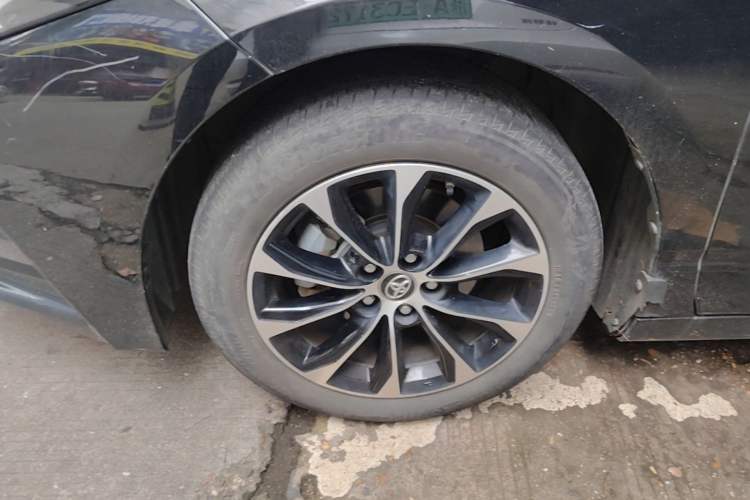 Used Toyota Avalon 2023 2.5L Luxury Edition Left Front Wheel Hub