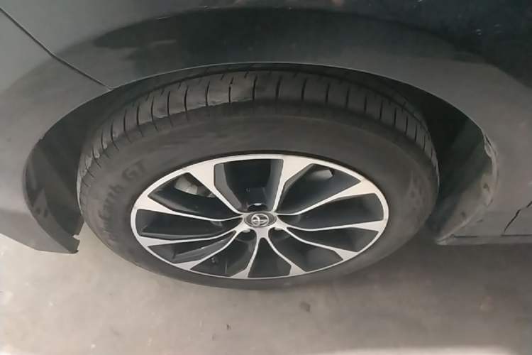 Used Toyota Avalon 2023 2.0L Premium Edition Left Front Wheel Hub