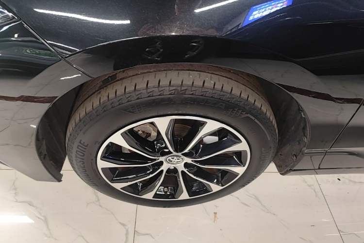Used Toyota Avalon 2023 2.0L Luxury Edition Left Front Wheel Hub