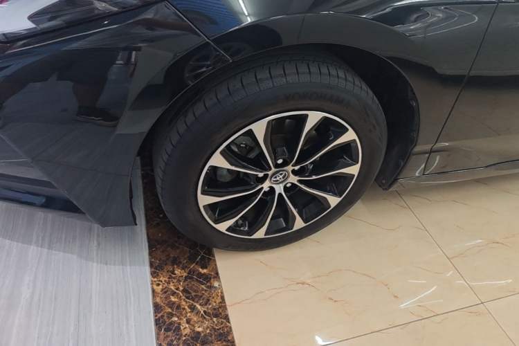 Used Toyota Avalon 2023 2.0L Premium Edition Left Front Wheel Hub