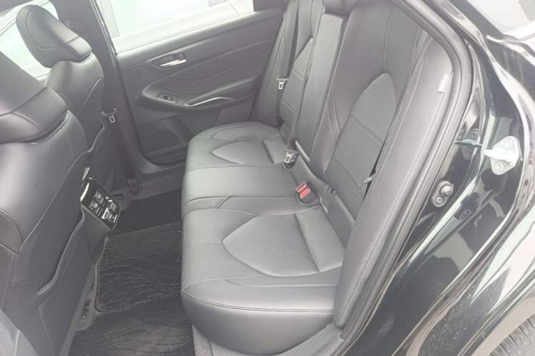 Used Toyota Avalon 2023 2.0L XLE Deluxe Edition Left Rear Seat
