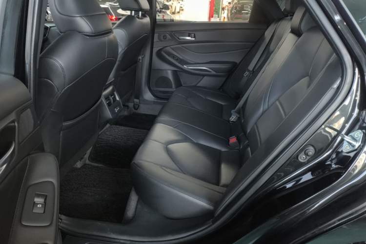 Used Toyota Avalon 2023 2.5L Luxury Edition Left Rear Seat