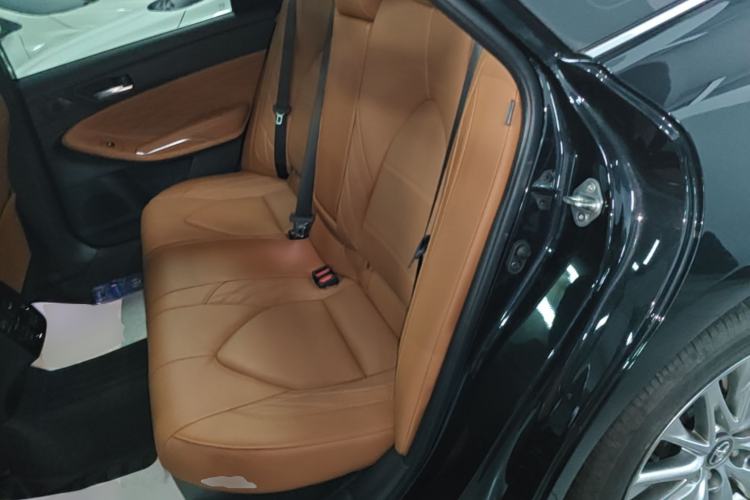 Used Toyota Avalon 2023 Dual-Motor 2.5L XLE Prestige Edition Left Rear Seat