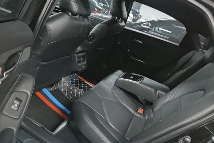 Used Toyota Avalon 2023 Dual-Engine 2.5L Luxury Edition Left Rear Seat