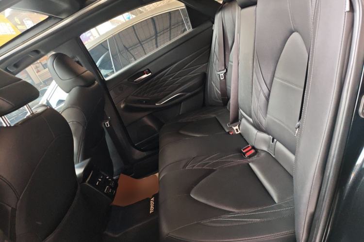 Used Toyota Avalon 2023 Dual-Motor 2.5L XLE Prestige Edition Left Rear Seat