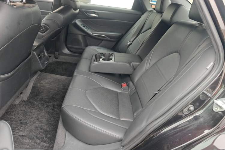 Used Toyota Avalon 2023 2.5L Luxury Edition Left Rear Seat