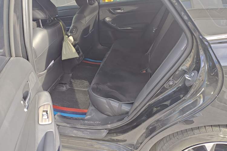 Used Toyota Avalon 2023 2.0L Luxury Edition Left Rear Seat