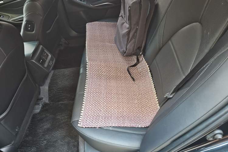 Used Toyota Avalon 2023 2.5L Luxury Edition Left Rear Seat
