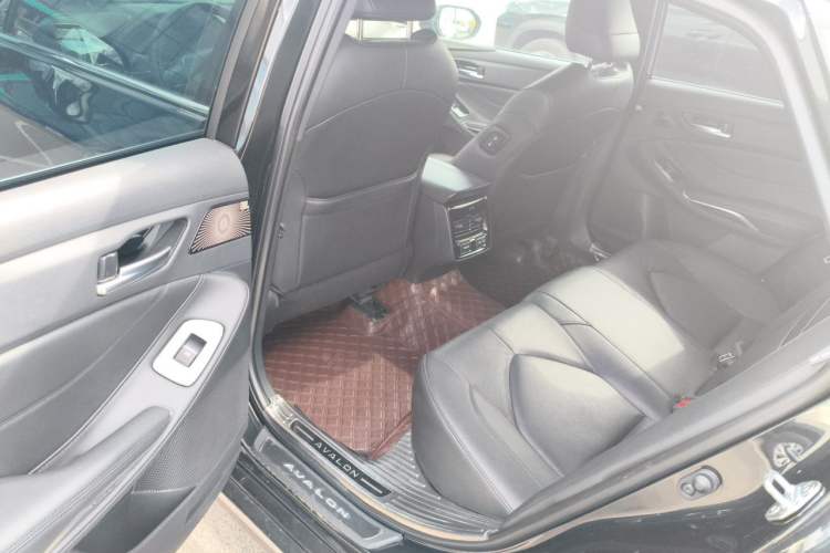 Used Toyota Avalon 2023 2.0L XLE Deluxe Edition Left Rear Seat