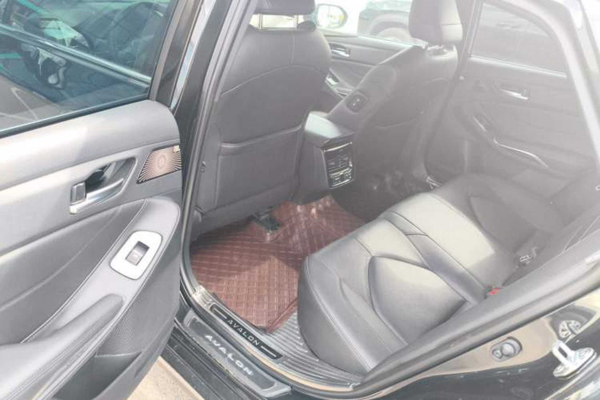 Used Toyota Avalon 2023 2.0L XLE Deluxe Edition Left Rear Seat