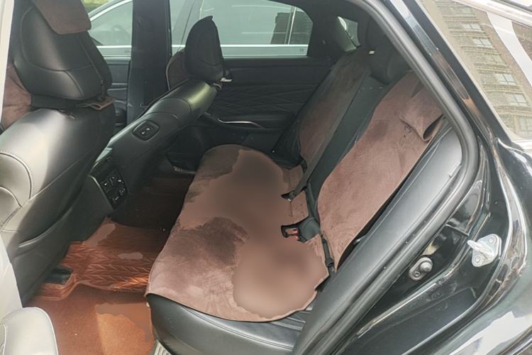 Used Toyota Avalon 2023 Dual-Motor 2.5L XLE Prestige Edition Left Rear Seat