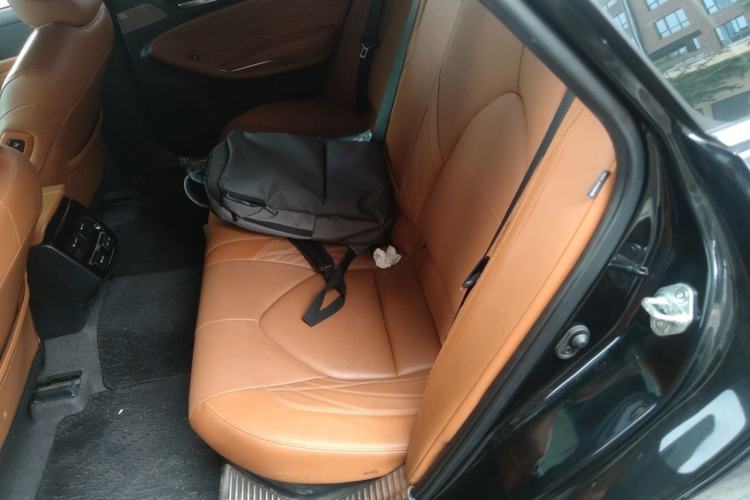 Used Toyota Avalon 2023 Dual-Motor 2.5L XLE Prestige Edition Left Rear Seat