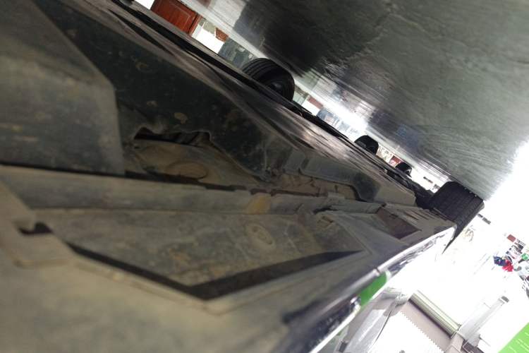 Used Toyota Avalon 2023 2.0L Premium Edition Left Side Sill