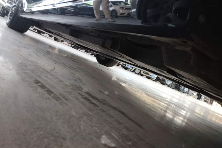 Used Toyota Avalon 2023 Dual-Engine 2.5L Luxury Edition Left Side Sill