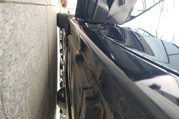 Used Toyota Avalon 2023 2.0L Premium Edition Left Side Sill