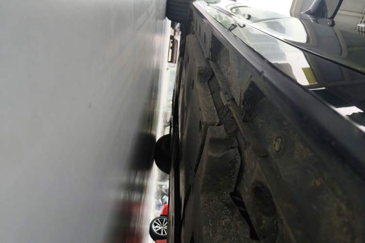 Used Toyota Avalon 2023 2.5L Luxury Edition Left Side Sill