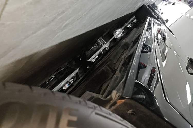 Used Toyota Avalon 2023 Dual-Engine 2.5L Luxury Edition Left Side Sill