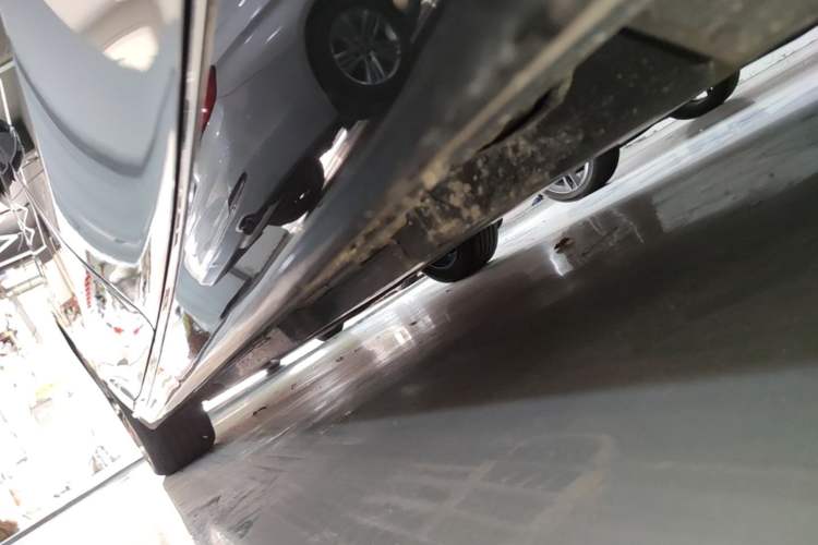 Used Toyota Avalon 2023 Dual-Engine 2.5L Luxury Edition Left Side Sill