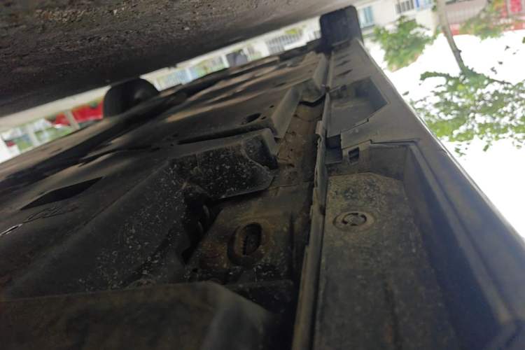 Used Toyota Avalon 2023 2.5L Luxury Edition Left Side Sill