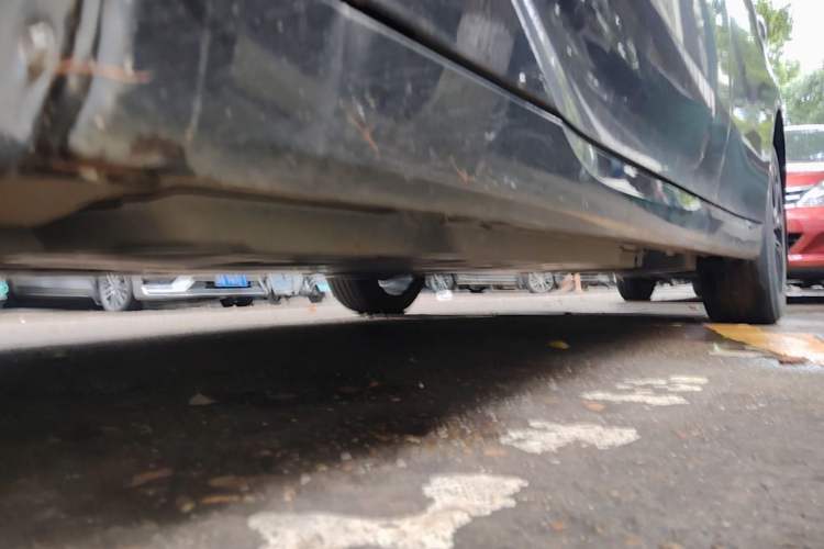 Used Toyota Avalon 2023 2.5L Luxury Edition Left Side Sill