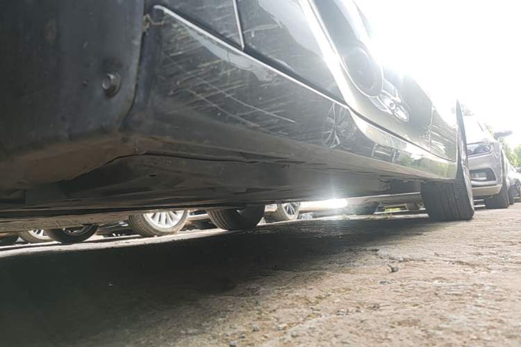 Used Toyota Avalon 2023 Dual-Motor 2.5L XLE Prestige Edition Left Side Sill