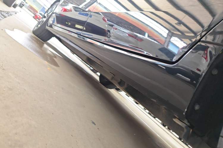 Used Toyota Avalon 2023 Dual-Engine 2.5L Luxury Edition Left Side Sill