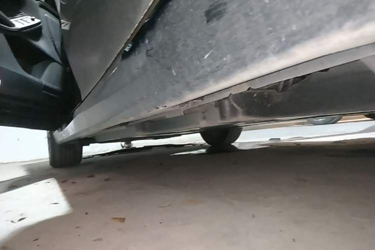 Used Toyota Avalon 2023 2.0L Premium Edition Left Side Sill