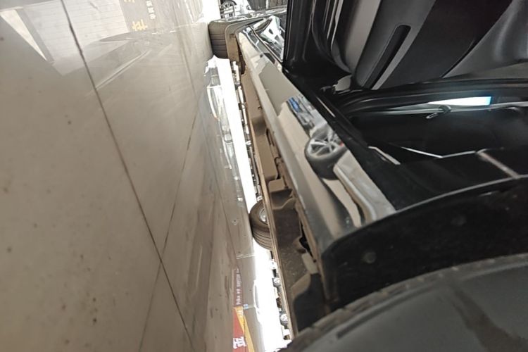 Used Toyota Avalon 2023 2.5L Luxury Edition Left Side Sill