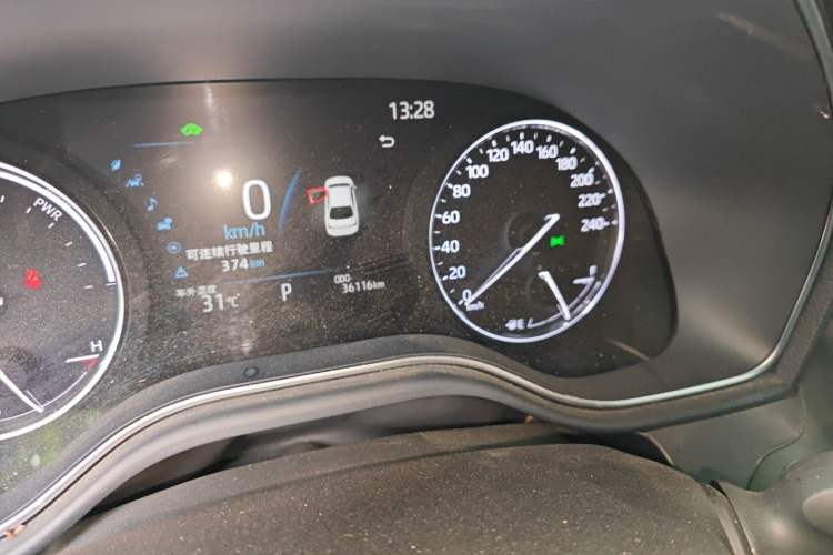 Used Toyota Avalon 2023 Dual-Engine 2.5L Luxury Edition Odometer Close Up