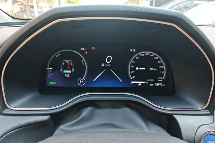 Used Toyota Avalon 2023 Dual-Motor 2.5L XLE Prestige Edition Odometer Close Up