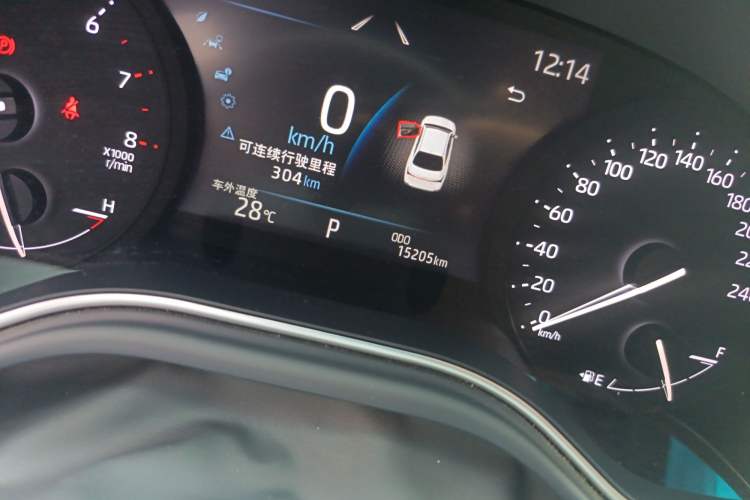 Used Toyota Avalon 2023 2.0L Premium Edition Odometer Close Up