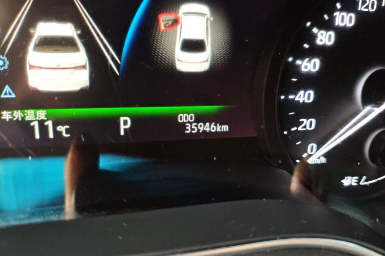 Used Toyota Avalon 2023 2.5L Luxury Edition Odometer Close Up