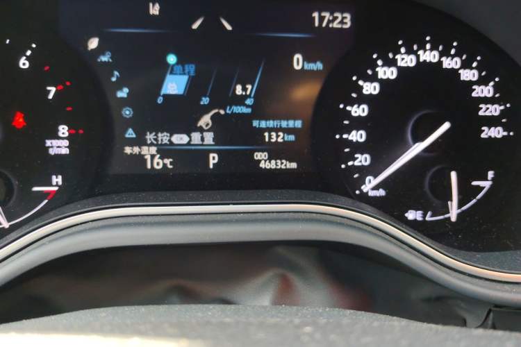 Used Toyota Avalon 2023 2.0L Luxury Edition Odometer Close Up