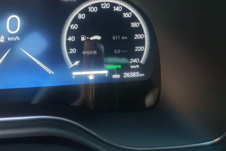 Used Toyota Avalon 2023 Dual-Motor 2.5L XLE Prestige Edition Odometer Close Up